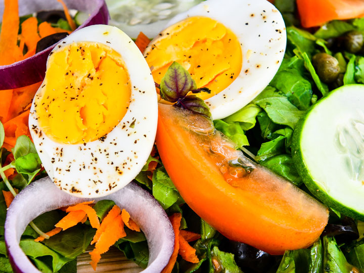 cafetaria-food-egg-salad