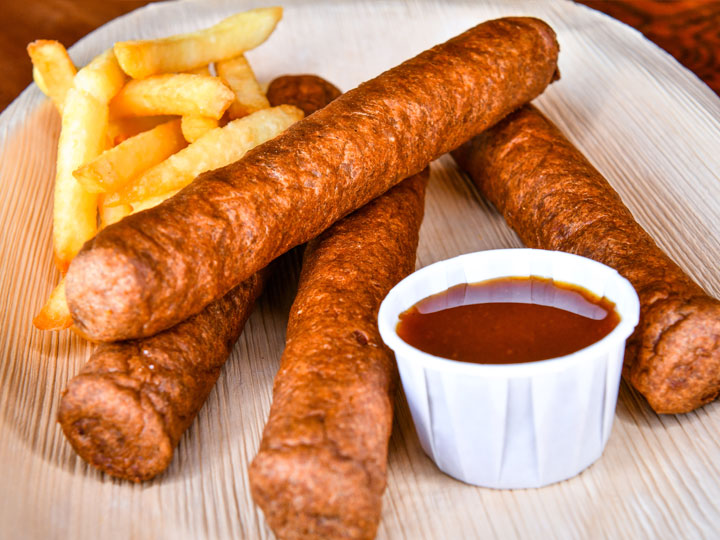 cafetaria-food-frikandellen